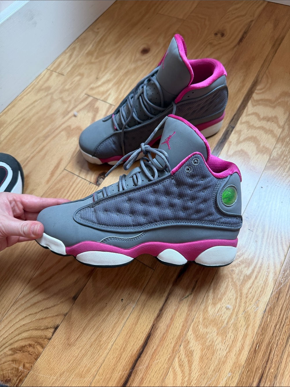 Nike Air Jordan 13 Retro GS "Cool Grey Fusion Pink" - 6.5 Y / 8.5 W - Picture 4 of 7